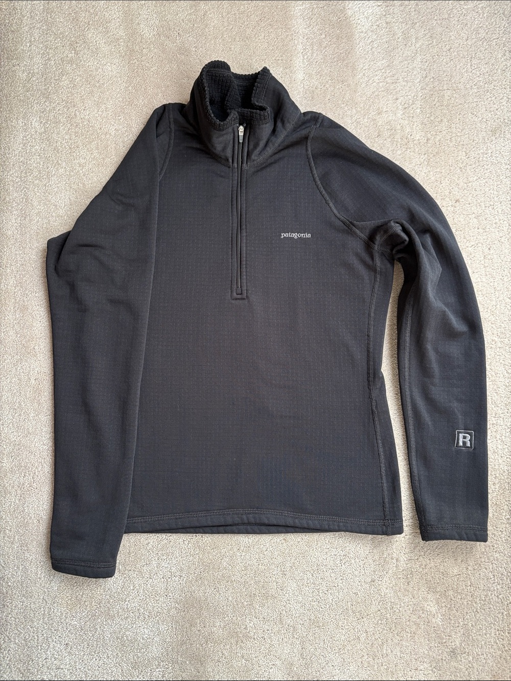 Patagonia R1 Quarter Zip - Picture 3 of 10